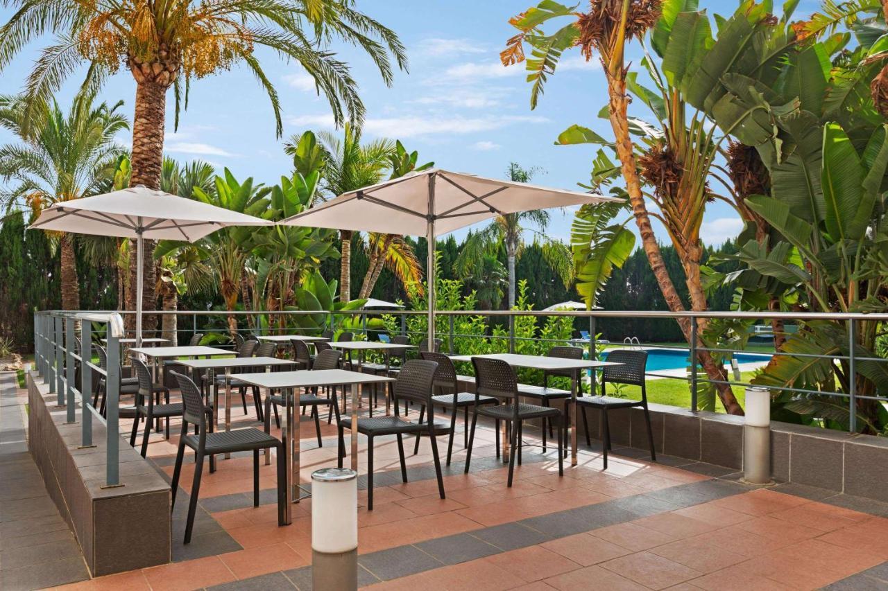 Ramada By Wyndham Valencia Almussafes Hotel Buitenkant foto