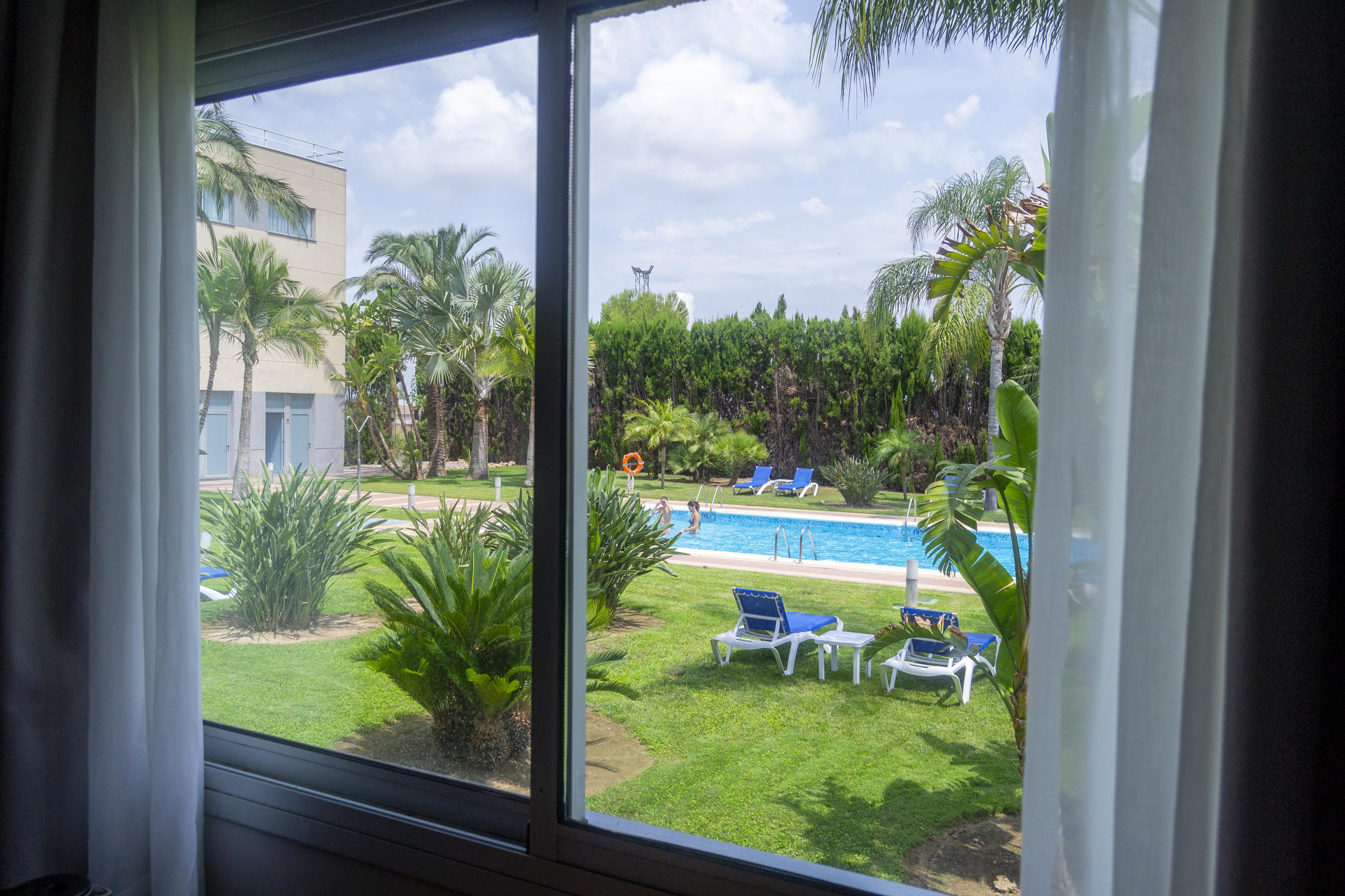 Ramada By Wyndham Valencia Almussafes Hotel Buitenkant foto