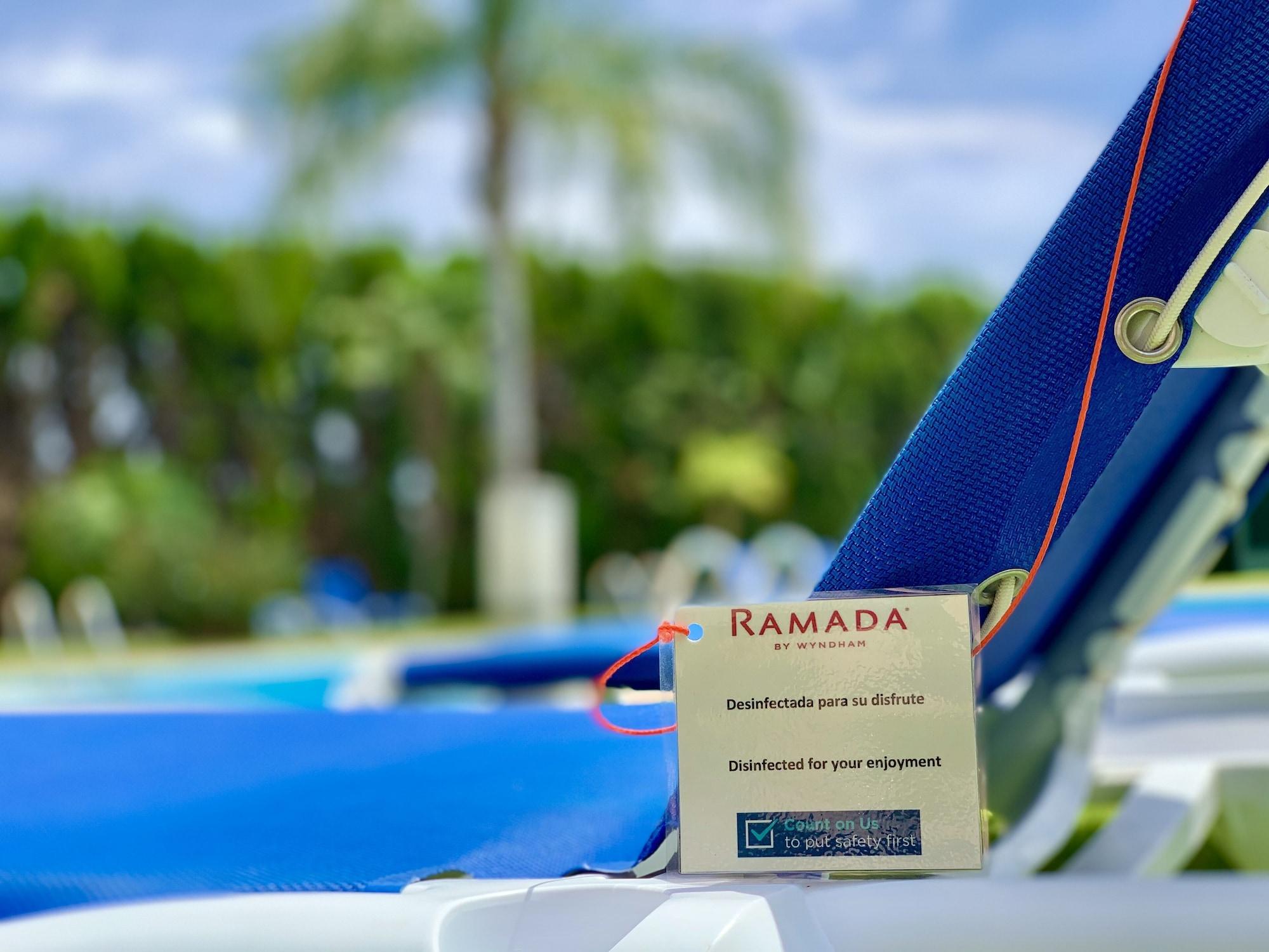Ramada By Wyndham Valencia Almussafes Hotel Buitenkant foto