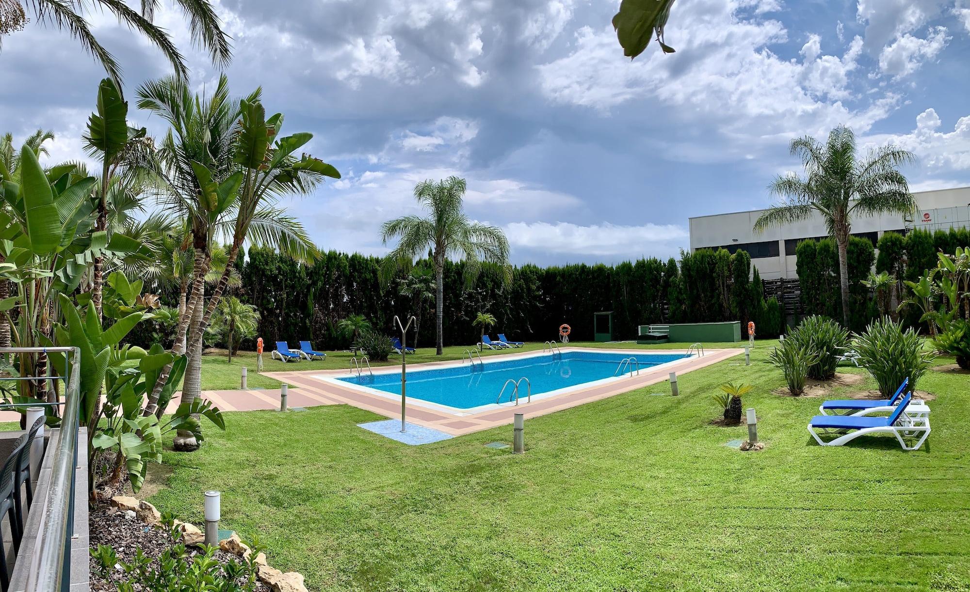 Ramada By Wyndham Valencia Almussafes Hotel Buitenkant foto