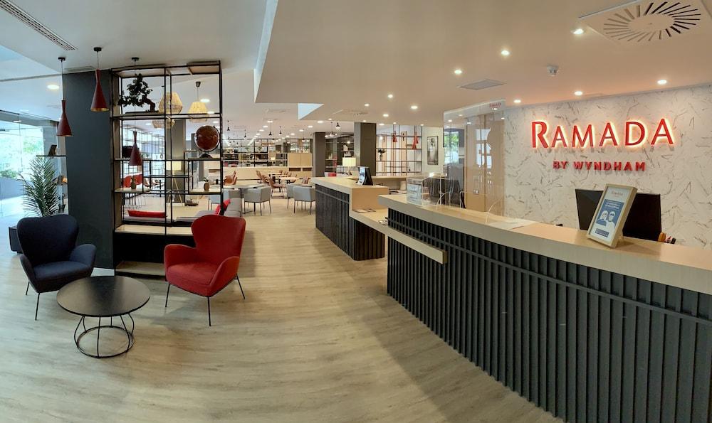 Ramada By Wyndham Valencia Almussafes Hotel Buitenkant foto